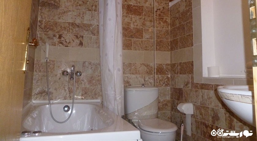 حمام و سرویس بهداشتی اتاق ها